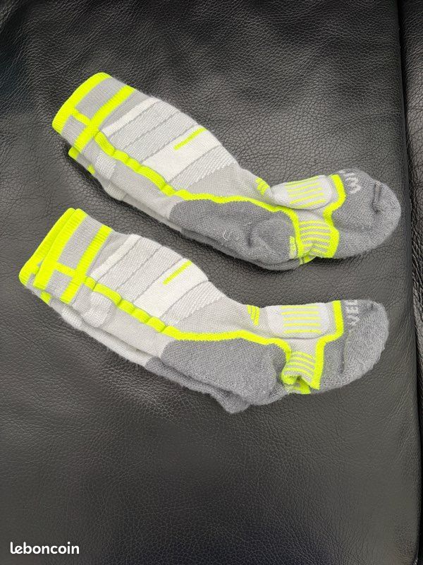 Lot 2 paires de chaussettes T27-30 (image 1)