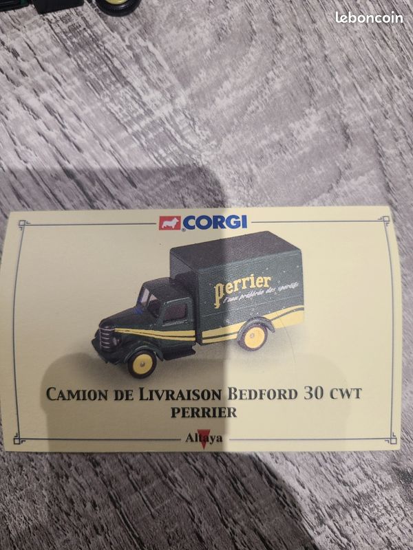 Modèle Réduit Bedford 30 CTW Van 1950 - Corgi 1/64 - Occasion, Couleur Verte
