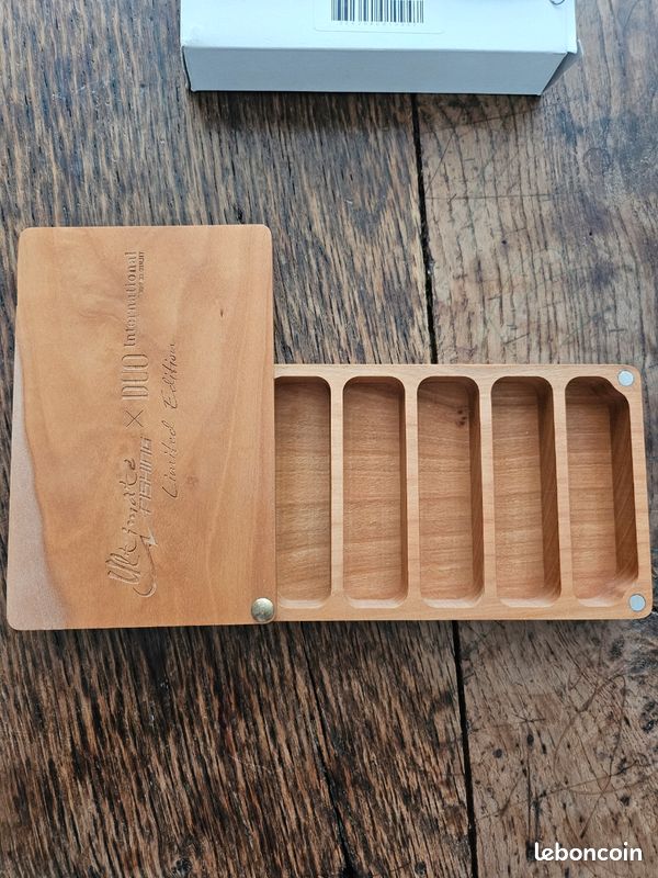 Leurre de pêche vintage en bois JOINTÉ, boîte à appâts antique, 6 po. - France