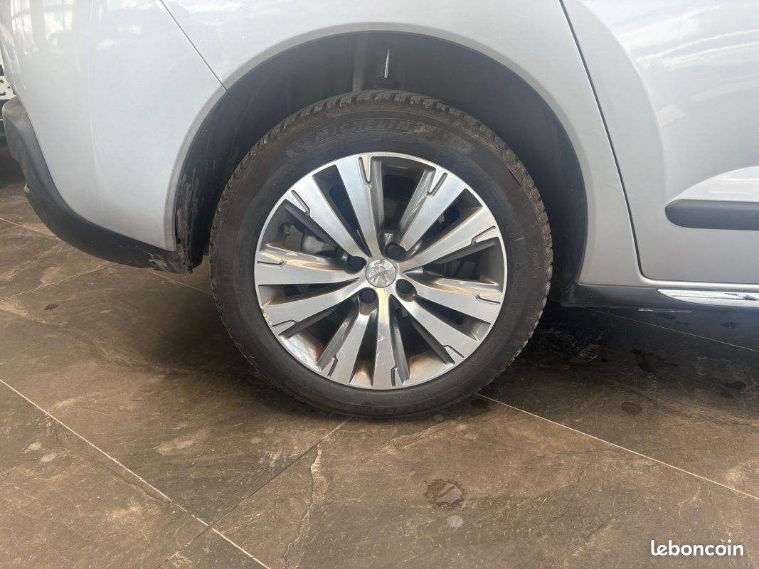 🔹 PEUGEOT 3008 1.6 BlueHDi 116 ch Allure - 🌤️ Toit panoramique ✨ Jantes alliage (image 8)