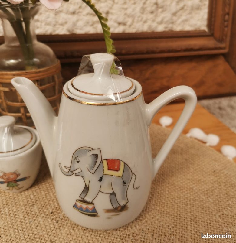 2 ANCIENNES TASSES En Faience Digoin Sarreguemines Decor Chinois