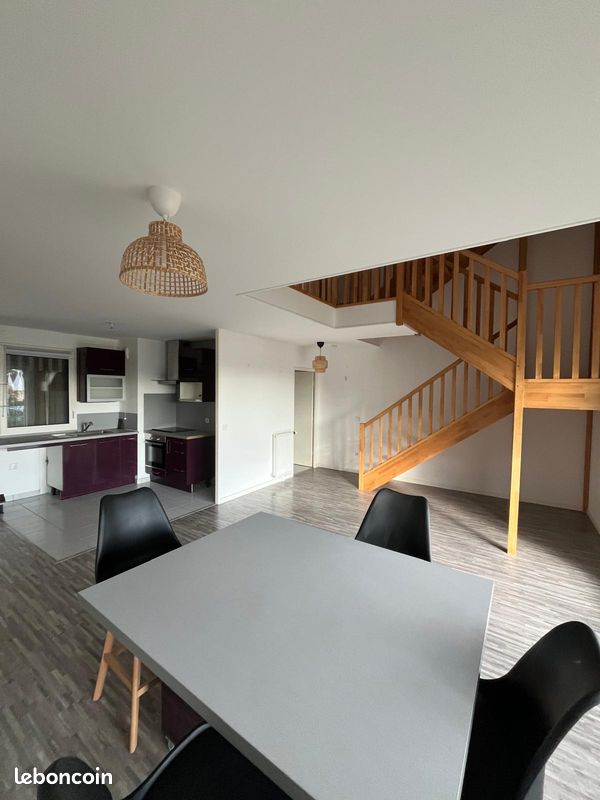 Appartement 3 pièce(s) 70 m²à louer Sainte-genevieve-des-bois