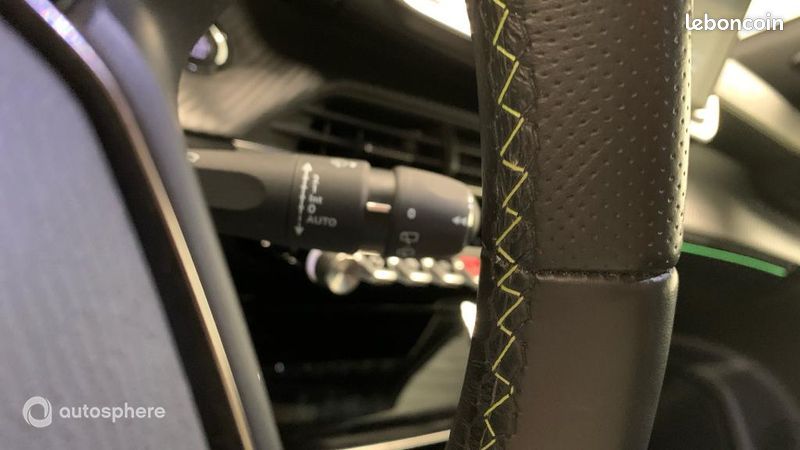Peugeot 2008 1.2 PureTech 130ch S&S GT (image 24)