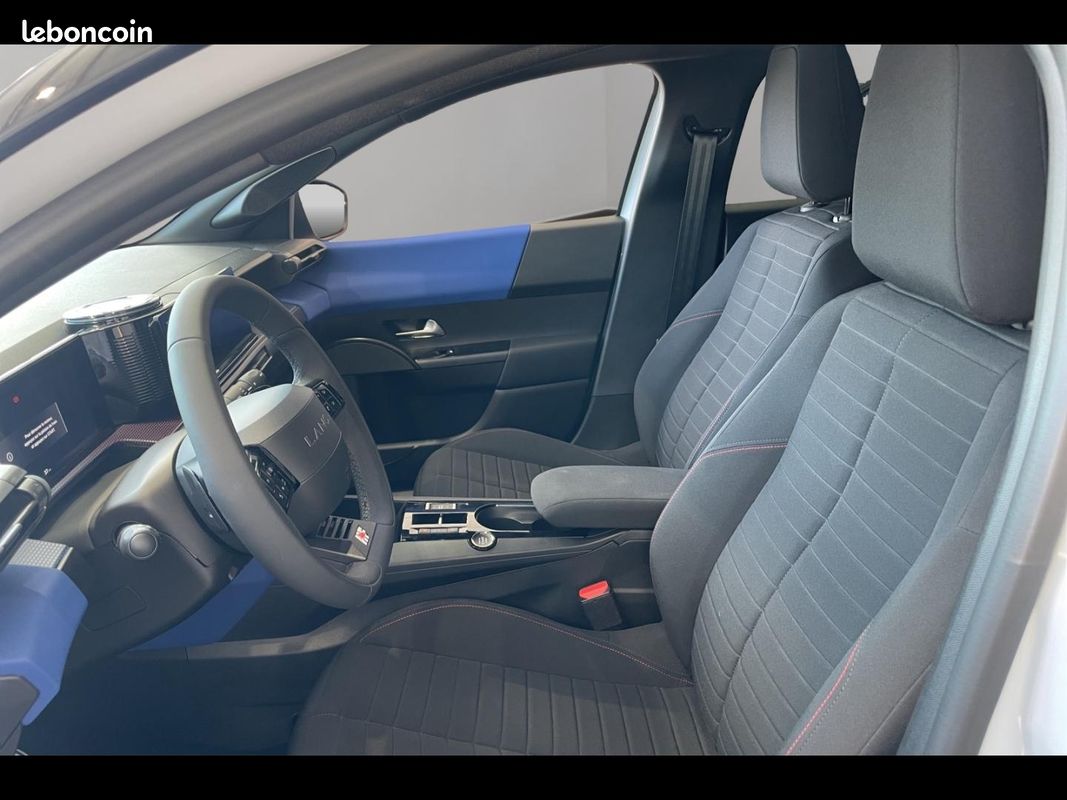 Lancia Ypsilon 1.2 Ibrida 110ch HF Line eDCT6 (image 12)