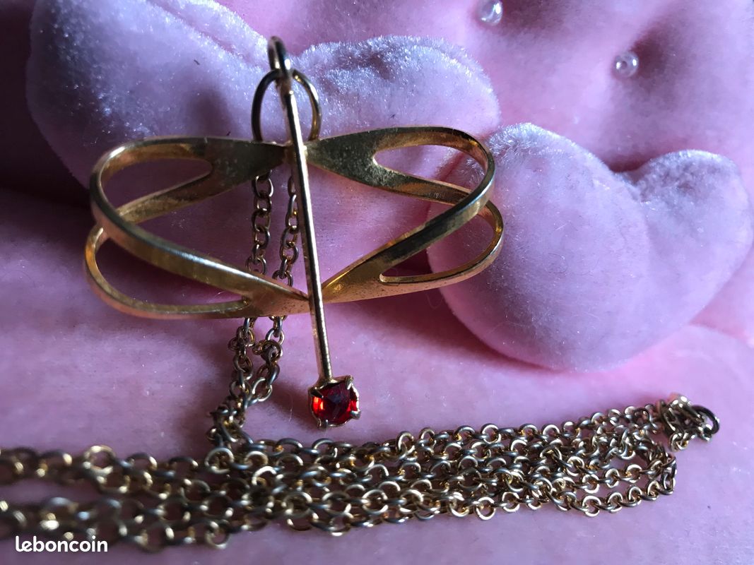 Magnifique collier avec pendentif doré Vintage Chic (image 1)