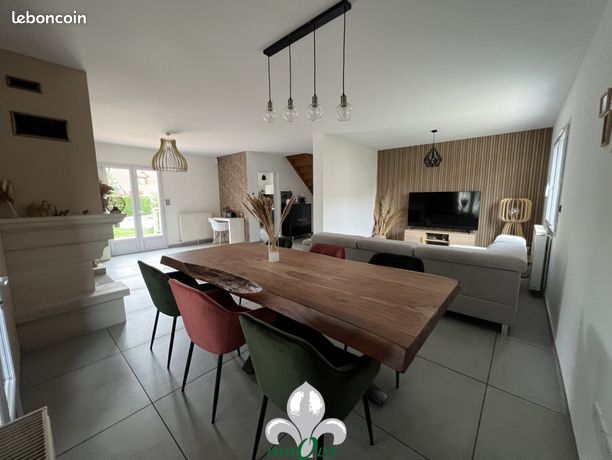 Maison 8 pièces 230 m²