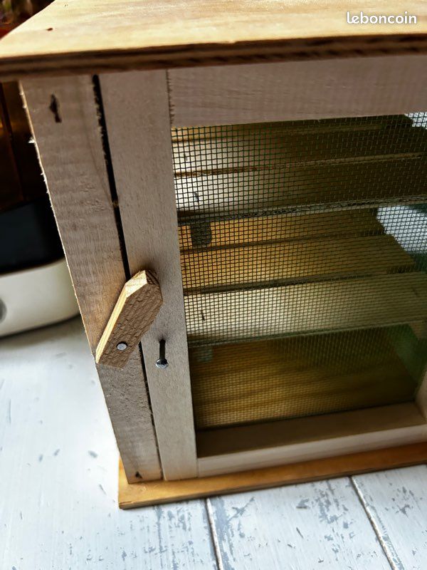 Garde manger neuf en hêtre (image 1)