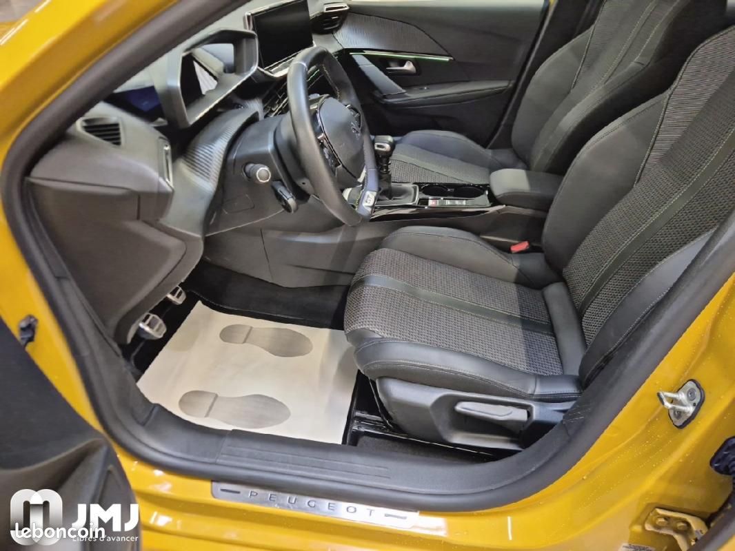 Peugeot 208 PureTech 100 S&S BVM6 GT (image 8)