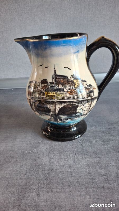 Vend bro vin eau en faïence avec motif ville de joigny très bon etat 10e (image 1)