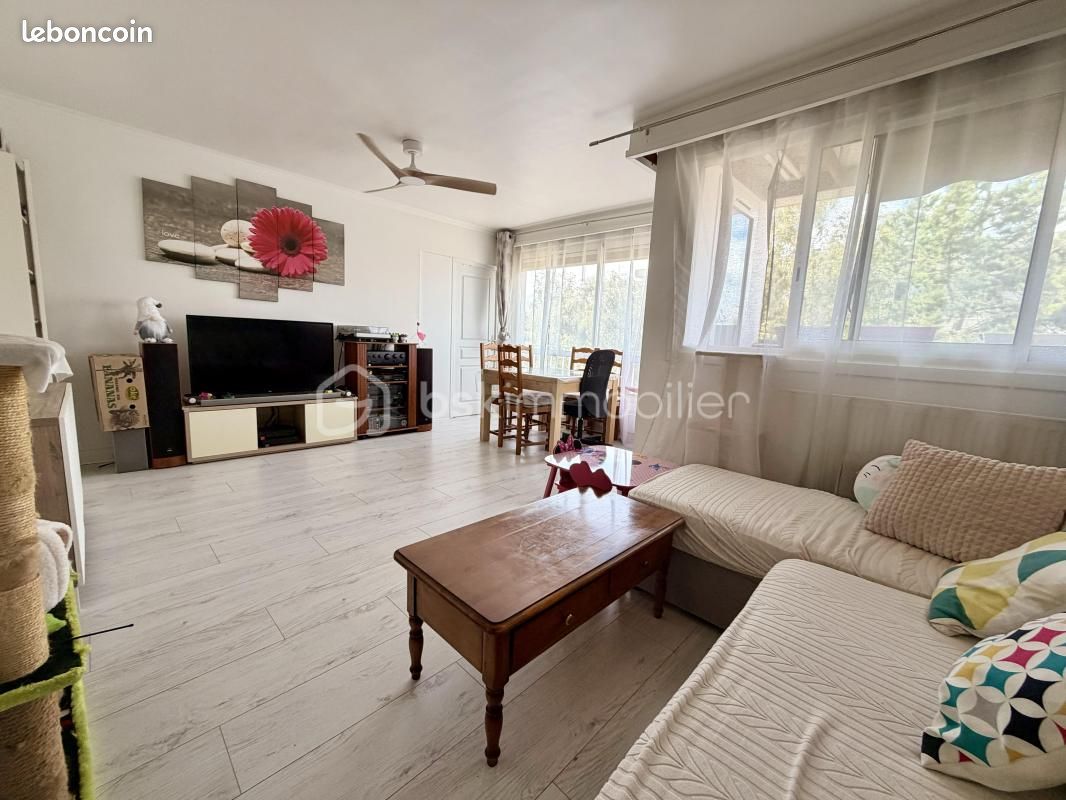 Appartement 3 pièces 69 m² · à Combs-la-Ville · 69 m² · 160 000 €