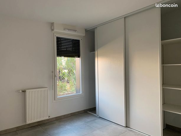 https://img.leboncoin.fr/api/v1/lbcpb1/images/66/a6/37/66a637a0f16ffdaa10da194946ef16968dc66dd4.jpg?rule=ad-image