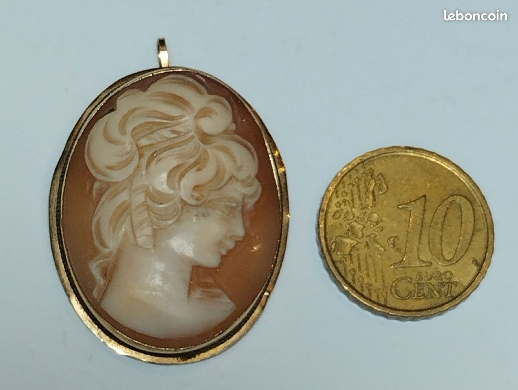 Pendentif broche or camée coquillage (image 1)