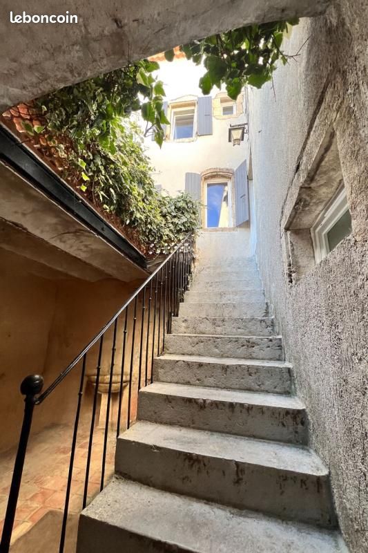 Maison 7 pièces 190 m² · à Vallon-Pont-d'Arc · 190 m² · 295 000 €