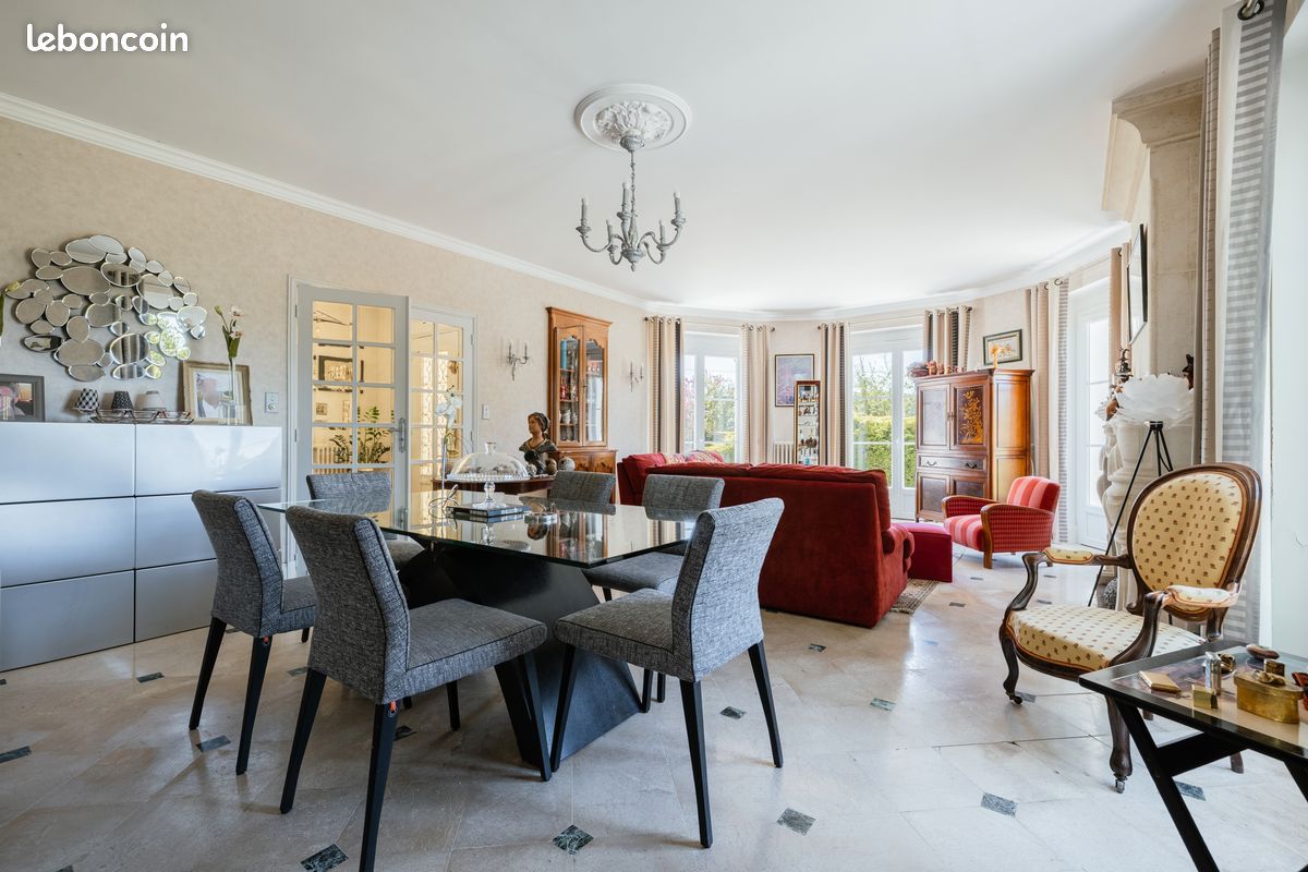 Maison 7 pièces 195 m² · à Saint-Même-les-Carrières · 195 m² · 280 000 €