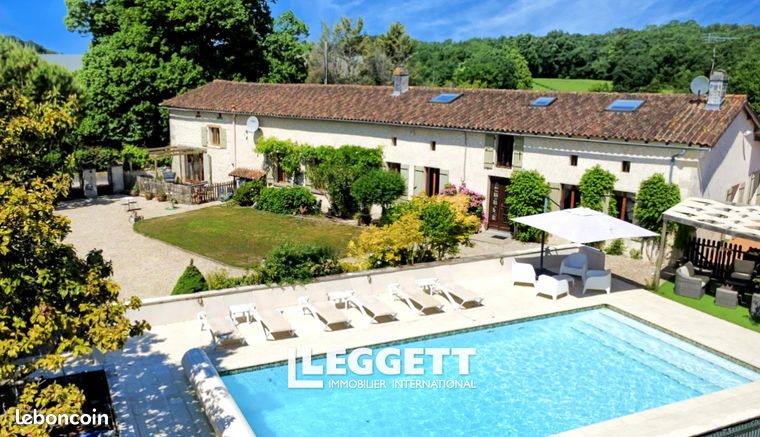 Maison 11 pièces 380 m²