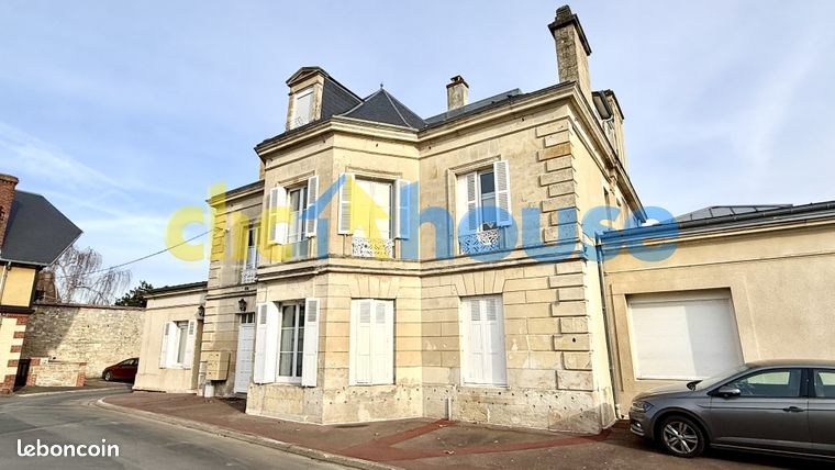 https://img.leboncoin.fr/api/v1/lbcpb1/images/66/a9/4c/66a94c775a4d83ecbcda11abfae8cdd767453ba0.jpg?rule=ad-image