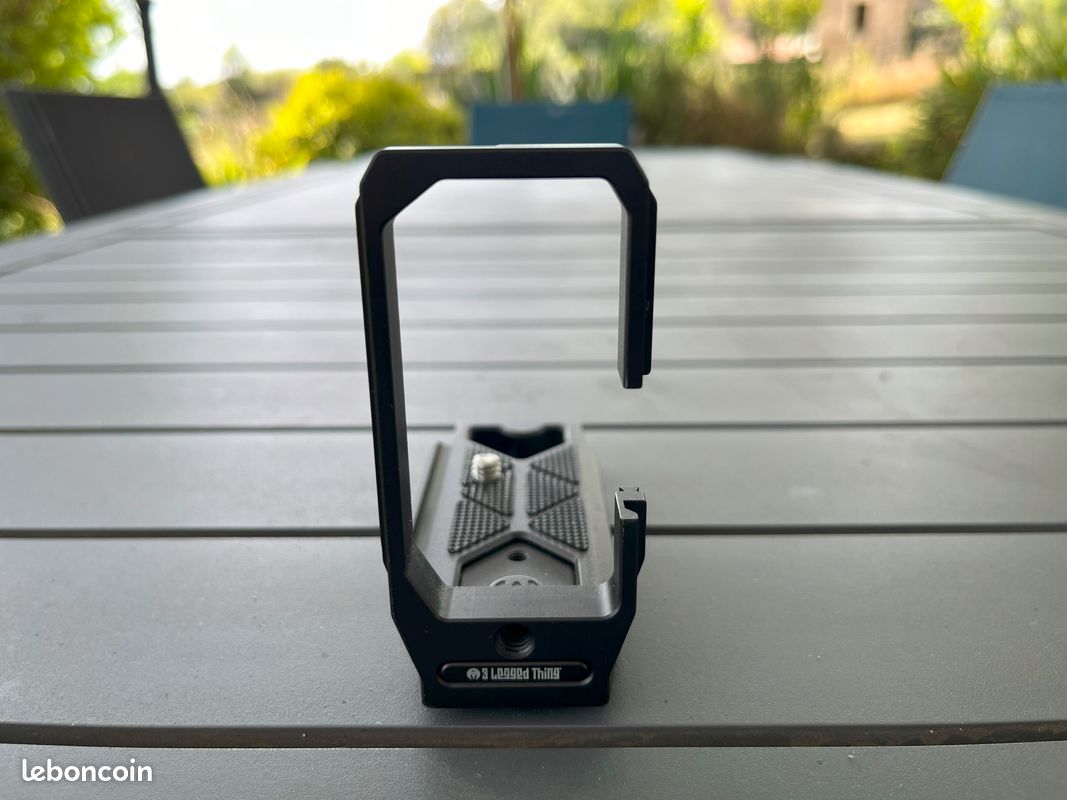 L Bracket legged thing Alfie Sony A Photo, audio vidéo