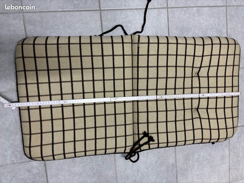 Coussin de siège beige / marron à carreaux - état neuf (image 1)