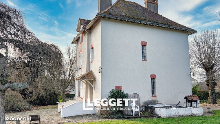 Maison 10 pièces 214 m²