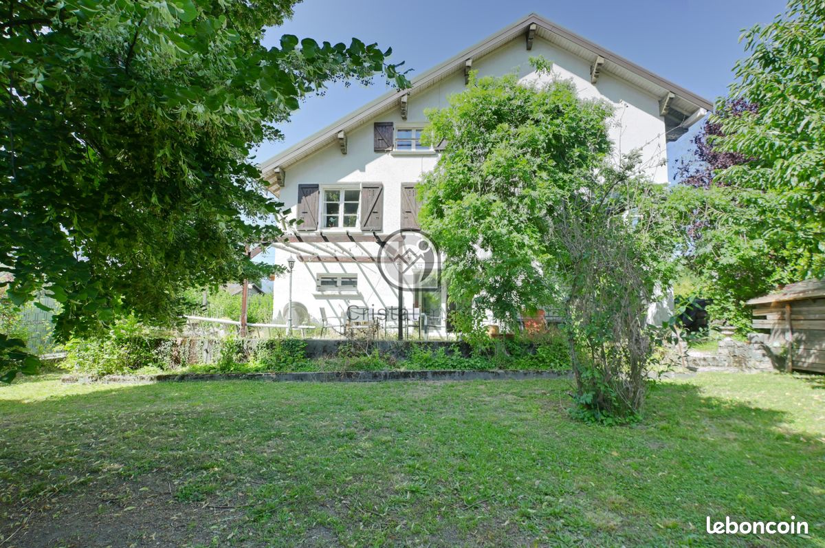 Maison 6 pièces 166 m² · à Froges · 166 m² · 380 000 €