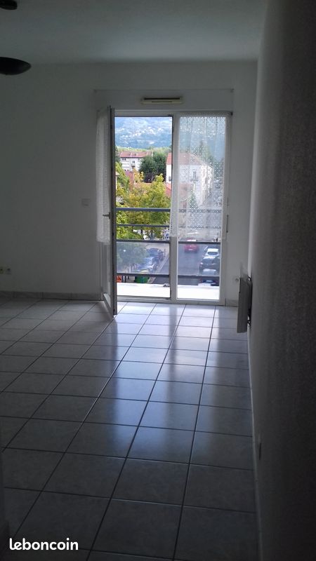 Appartement 1 pièce 18 m² · à Saint-Martin-d'Hères · 18 m² · 440 €