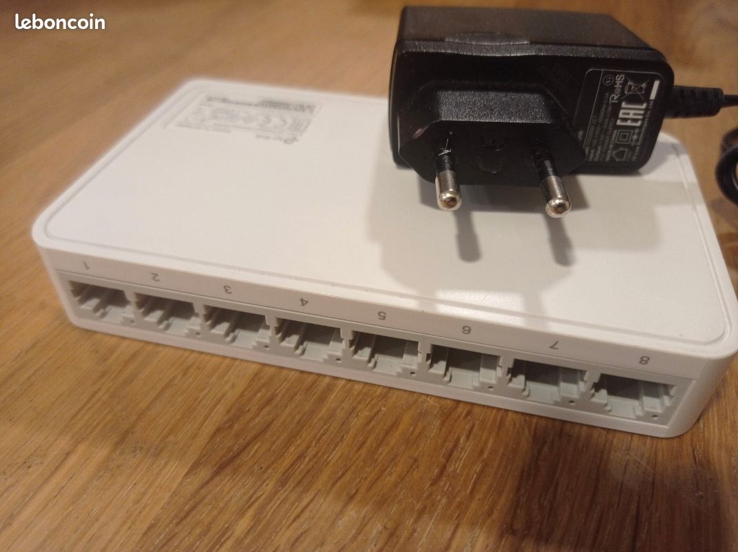 TP-Link Switch Ethernet 8 Ports 10/100 Mbps (image 1)