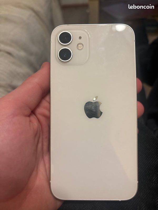 IPhone 12 (image 3)
