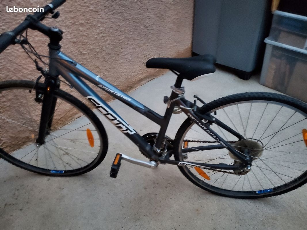 scott 18-speed bicycle Scale RC 900 SL Mountain Bike it gives you the support to get up to 25kmph before disengaging with almost zero drag so pedaling feels unrestricted as if on a non Blue Scott Sportster Hybrid Scott