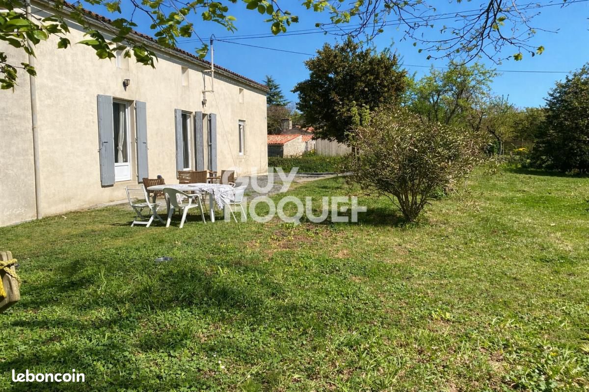 Maison 5 pièces 190 m² · à Fontenay-le-Comte · 190 m² · 169 900 €