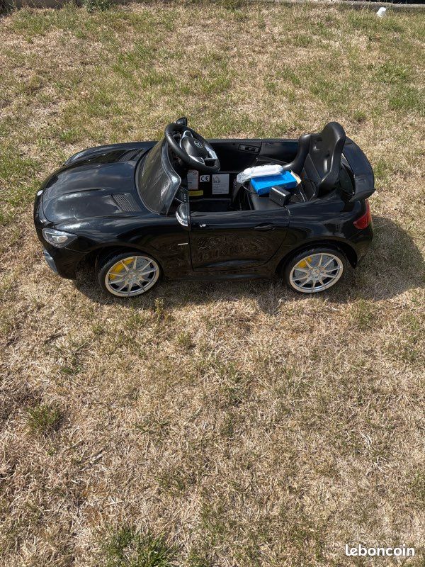 Voiture électrique enfant Mercedes AMG (image 2)