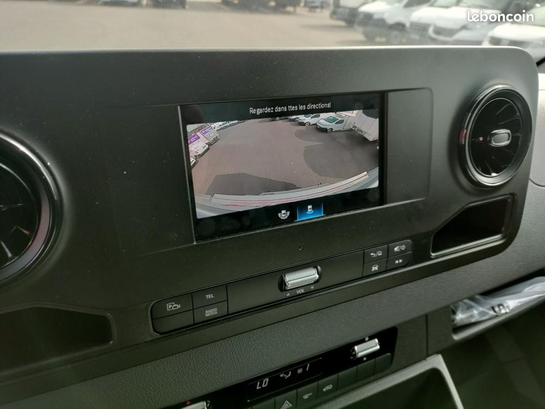 Mercedes Sprinter CHASSIS CABINE 20M3 FOURGON HAYON 3.5 T (image 11)