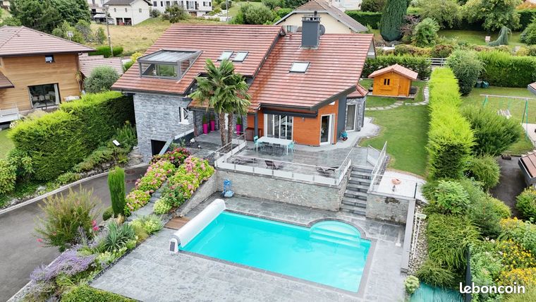 Villa 6 pièces 196 m²