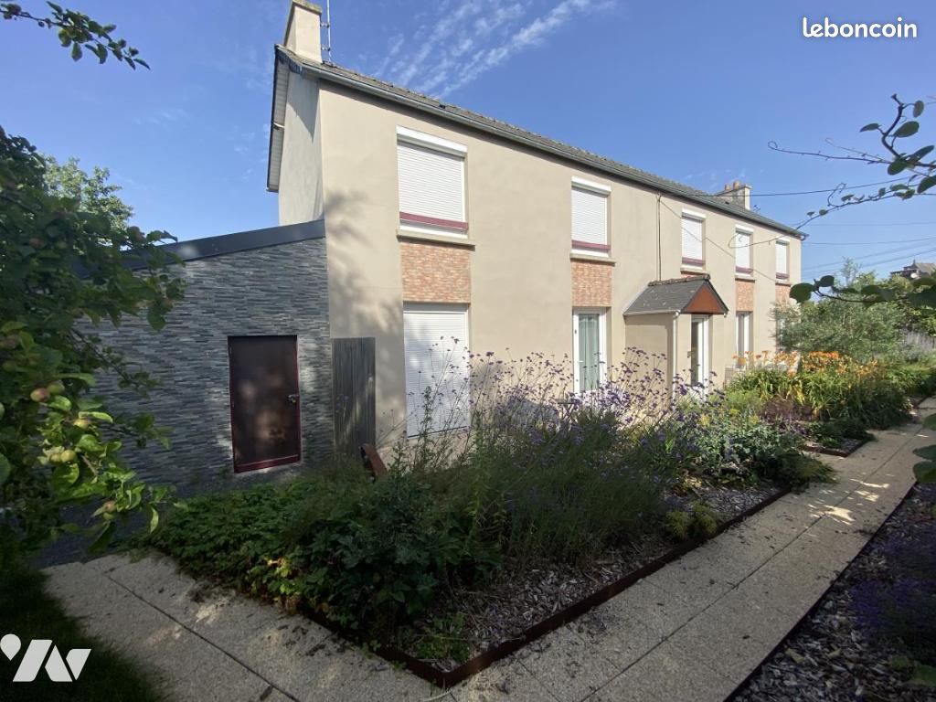 Immeuble 141 m² · à Bégard · 141 m² · 355 300 €