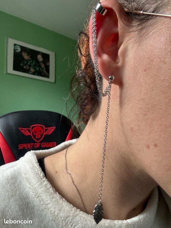 Boucle d’oreille solitaire (image 1)