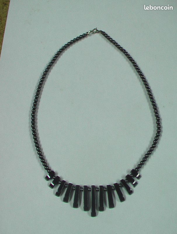 Collier fantaisie perles noires (image 1)