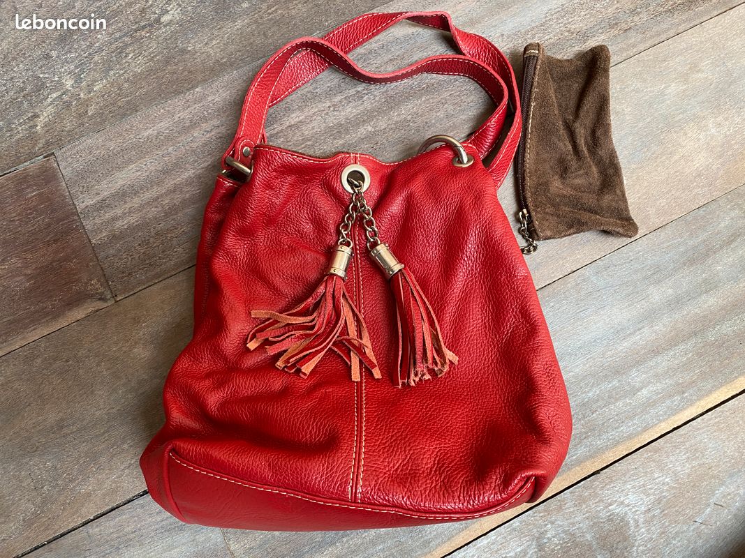 Sac seau en cuir rouge grainé, 30cm réversible daim marron avec breloques floche (image 5)
