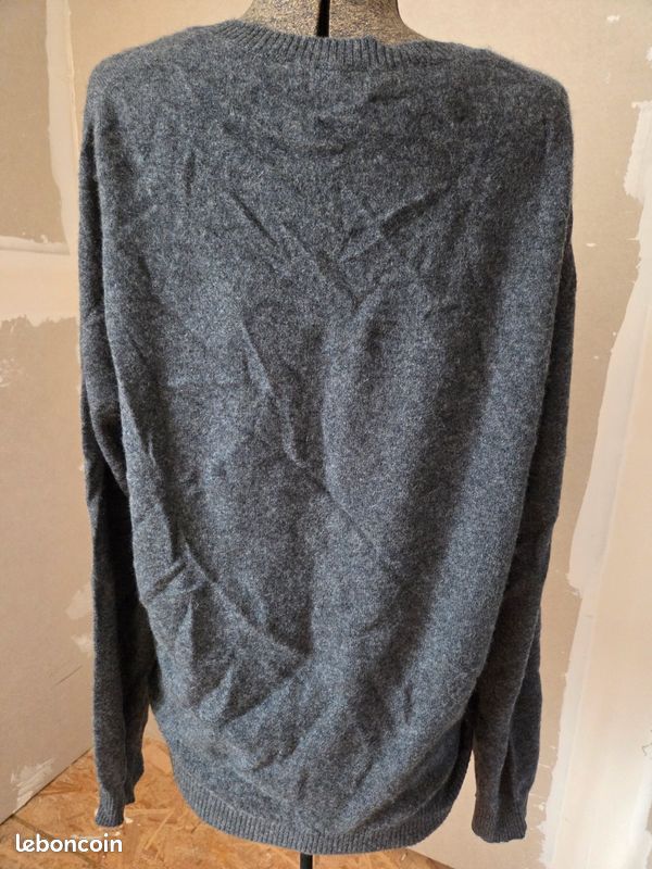Pull col en V (image 3)