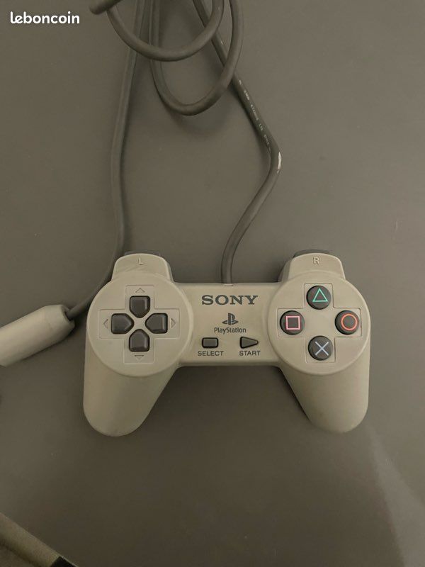 Console PS1 SCPH 5002 D'occasion Avec Manette - Sony PlayStation 1 Bon état