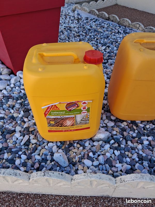 3 bidons de contenance de 20l (image 1)