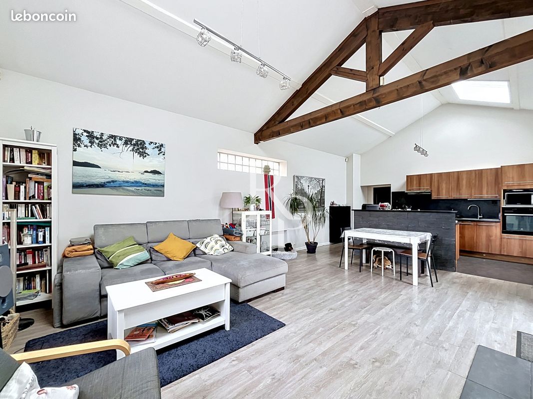 Maison 4 pièces 102 m² · à Saint-Genis-les-Ollières · 102 m² · 449 000 €