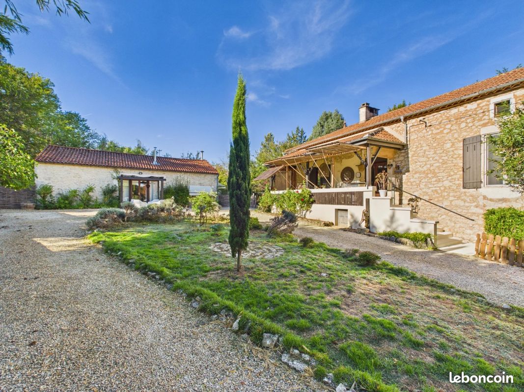 Maison 7 pièces 233 m² · à Puy-l'Évêque · 233 m² · 430 500 €