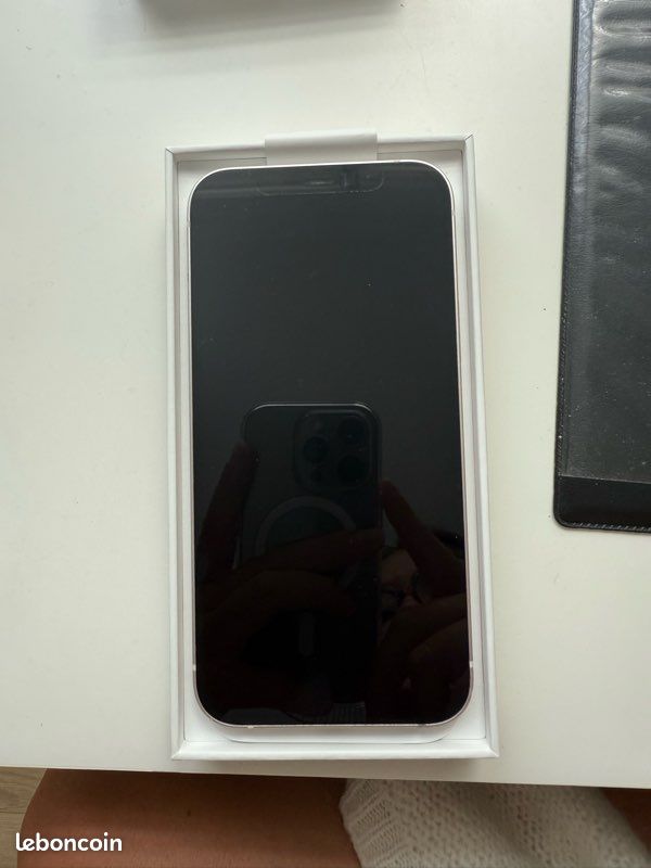 IPhone 12 - 128 go (image 1)