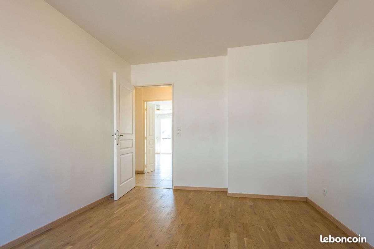 Claix centre – T4 81 m² en RDC – Terrasse 28 m² – Garage (image 8)