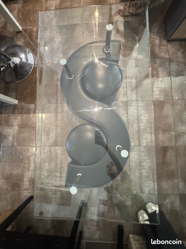 Table basse avec poufs (image 7)