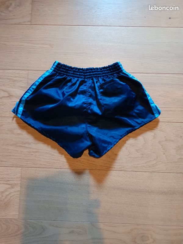 Short NYLON vintage sport polyamide rouge jaune années 80 3 M