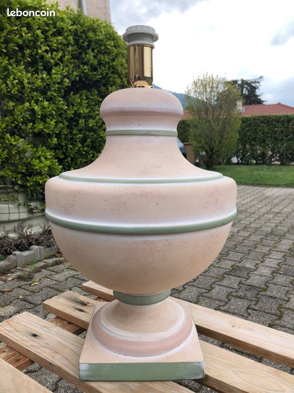 Pied de lampe (image 1)