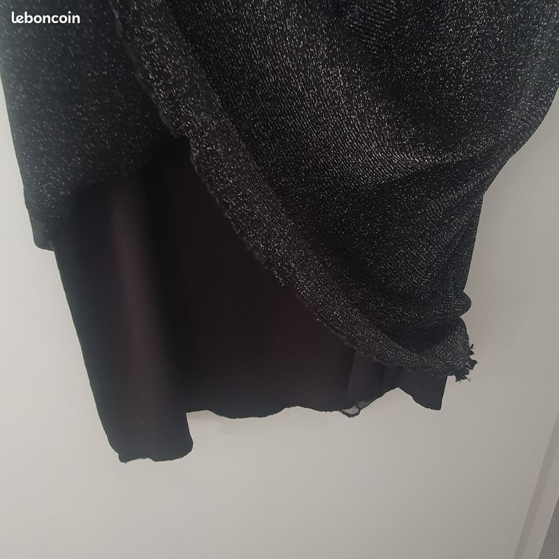 Robe Noire Brillante Sans Manches - Taille M - Coupe Moulante Et épaules Dégagées - Occasion Très Bon état