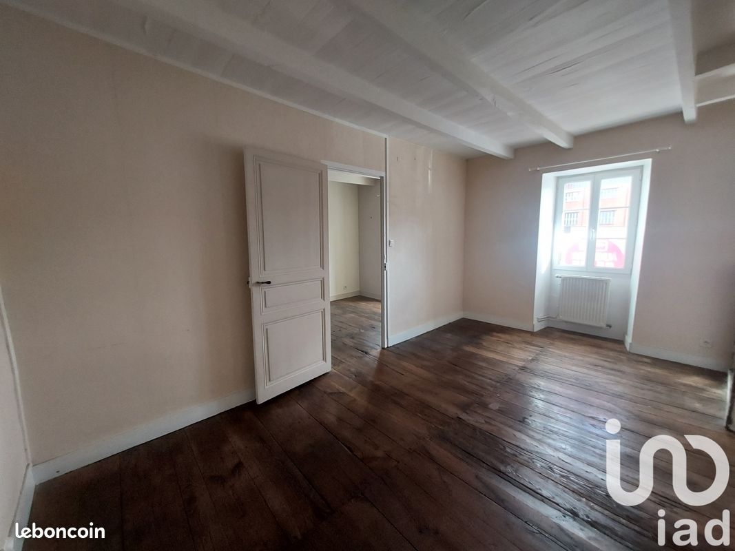 Maison de ville 4 pièces 92 m² - La Rochefoucauld-en-Angoumois 16110 (image principale 7)