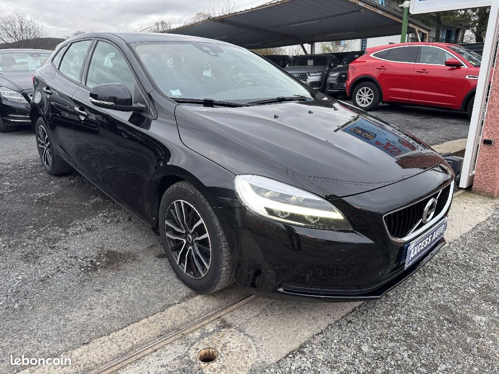 Volvo V40 D2 120 ch Momentum (image 10)