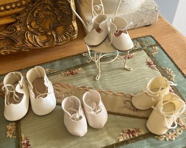 Lot De Semelles De Chaussures Pour Poupées Allemandes – Dépareillé Occasion